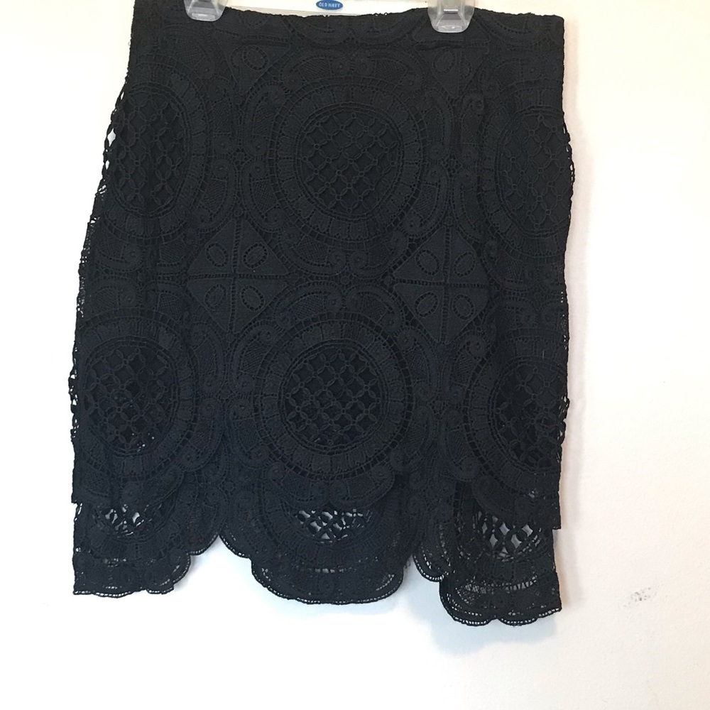 Lace skirt